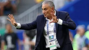 Plata como cancha en el fútbol